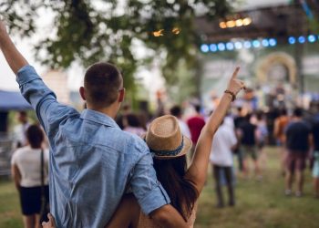 Desa dengan 897 Penduduk Dikejutkan oleh Festival Seks Besar, Warga Marah