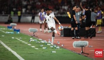 Viral Protes Tak Sportif Pelatih Vietnam Kim Sang Sik Oleh Robi Darwis