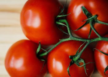 7 Manfaat Makan Tomat untuk Kesehatan Termasuk Menurunkan Tekanan Darah