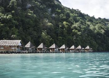 Media Asing Soroti Pantai Surga di RI yang Terabaikan Karena Bali