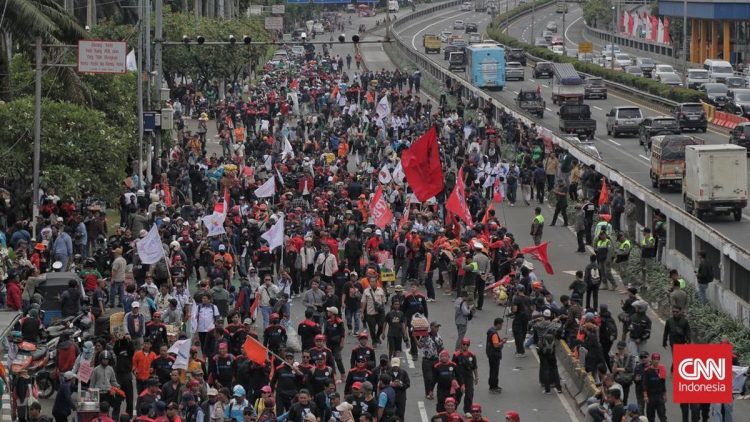 Massa Buruh Demo di Jalan Tol, Jasa Marga Alihkan Lalu Lintas