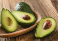 Trik Agar Alpukat Tetap Segar dan Tidak Kecokelatan Hanya Dalam 5 Detik