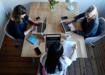 Tren Terbaru Pekerja Nganggur di China Dibayar untuk Pura-Pura Bekerja