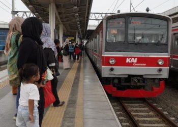 Kereta Lintas Timur Jakarta Kembali Normal Setelah Terhenti karena Gempa