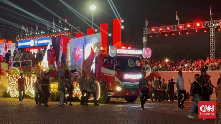 Karnaval dan Pesta Kembang Api Memeriahkan HUT RI ke-80