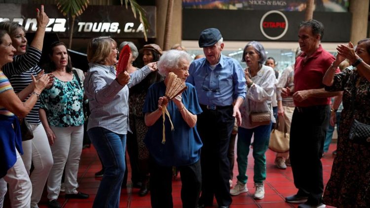 Lantai Dansa Menjadi Hiburan untuk Lansia di Venezuela