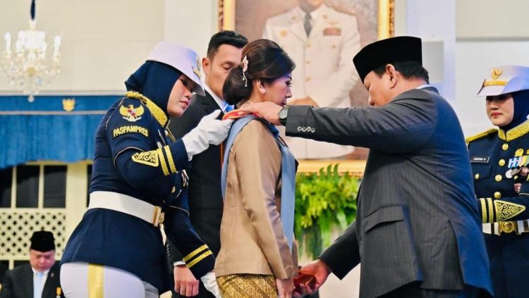Meutya Hafid Terima Gelar Kehormatan dari Prabowo