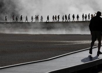 Jalan Sunyi Tanpa Ujung di Nyalang