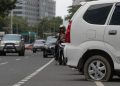 9 Cara Mengganti Ban Mobil Sendiri Saat Ban Bocor di Jalan Tanpa Panik