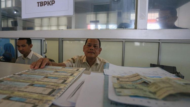 Bolehkah Bayar Pajak Kendaraan Satu Hari Terlambat Setelah Tanggal Merah?