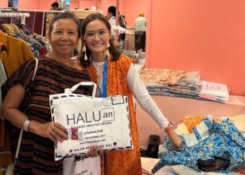 Pengusaha Muda Pasarkan Fashion Digital di Pameran