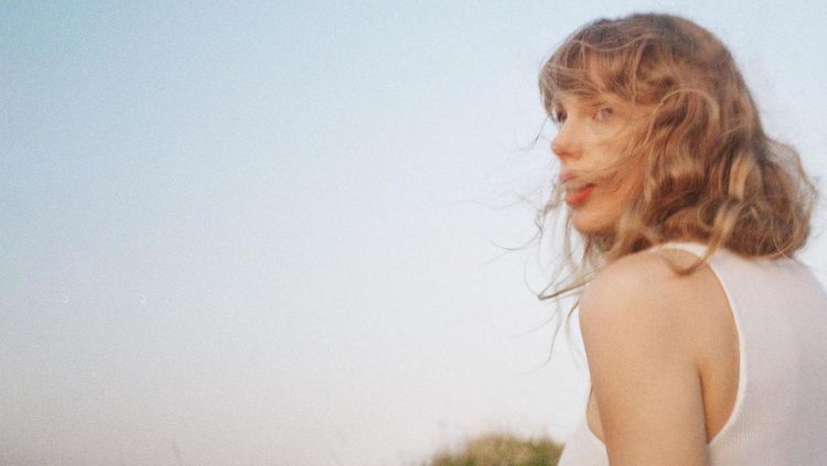 Suruhan Incar Taylor Swift hingga Masuk ke Rumah Travis