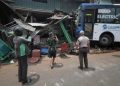 Bus Transjakarta Menabrak Toko di Jakarta Selatan Satu Orang Terluka