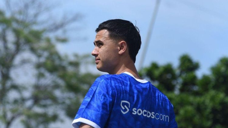 Thom Haye dan Eliano Tampil Perdana di Pertandingan Persib Melawan Persebaya