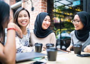 Kepribadian Social Butterfly, Ramah dan Disukai Banyak Orang