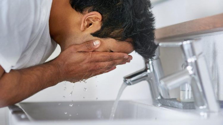 7 Alasan Pria Perlu Skincare untuk Memelihara Kesehatan Kulit