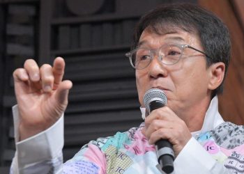 Kejutan Jackie Chan Nyanyi di Konser SEVENTEEN di Hong Kong