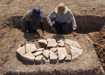 Makam Kuno 2000 Tahun Terungkap Akibat Kekeringan