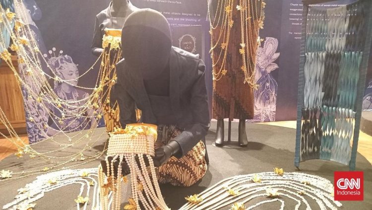 Paduan Kilau Perhiasan dan Nilai Budaya Perajin Perak di Desa Tertua Bali