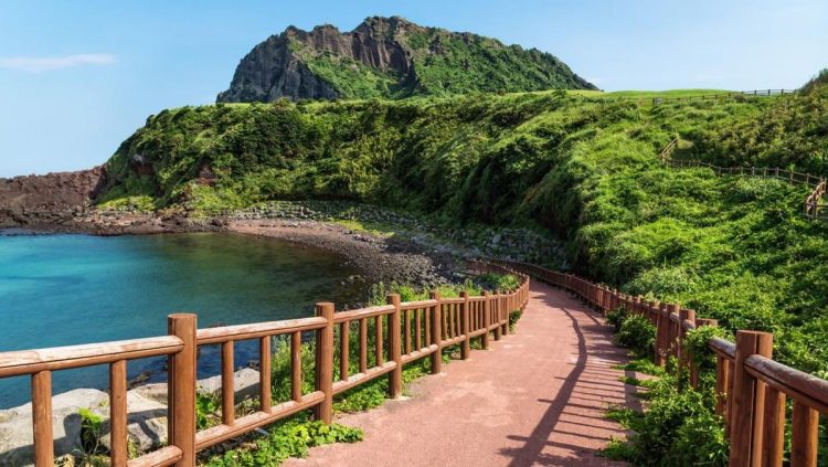 Pulau Jeju Tindak Turis Asing yang Berperilaku Buruk