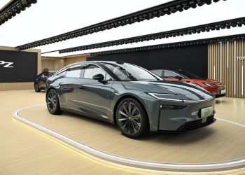 Sedan Listrik bZ7 Hasil Kolaborasi antara Huawei dan Xiaomi