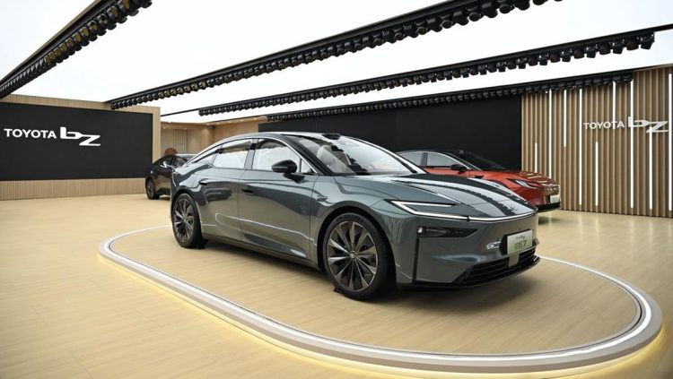 Sedan Listrik bZ7 Hasil Kolaborasi antara Huawei dan Xiaomi