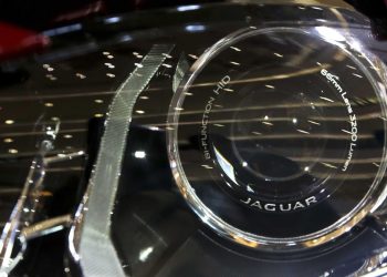 Tips Memasang Lampu Modifikasi Mobil yang Perlu Diperhatikan