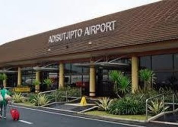 Pesawat Jatuh Saat Aerobatik, Pilot Jet Tempur TNI Pertama Gugur