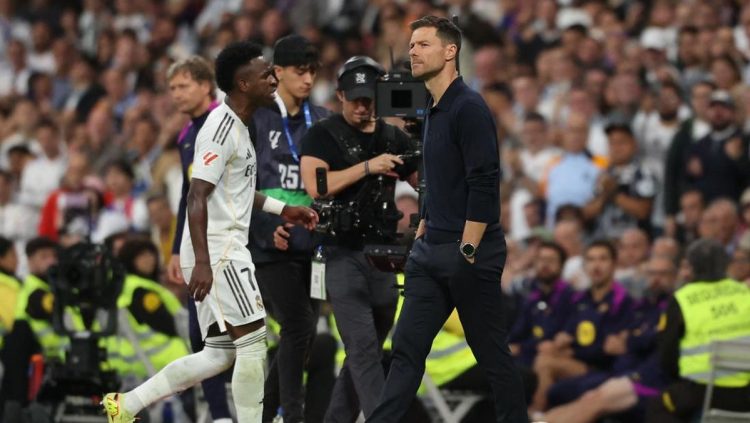 Madrid Tidak Akan Menjatuhkan Hukuman ke Vinicius Setelah Emosi Saat Diganti di El Clasico