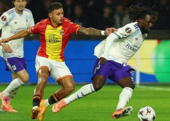 Dean James Bawa Go Ahead Eagles Kalahkan Aston Villa