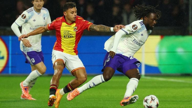 Dean James Bawa Go Ahead Eagles Kalahkan Aston Villa