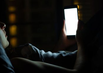 Kebanyakan Menggunakan Gadget Bisa Picu Diabetes Menurut Dokter