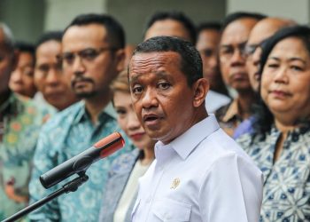 Bahlil Menjelaskan Perihal Batalnya Beli BBM Pertamina dan Status B2B yang Masih Berjalan