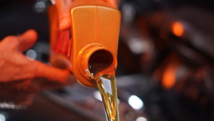 Cara Membaca Kode pada Kemasan Oli Mesin Kendaraan