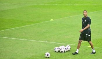 Kriteria Pelatih Timnas Indonesia Pengganti Kluivert Menurut Netizen