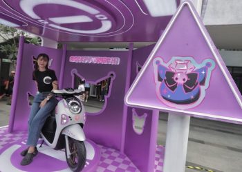 Scoopy Bertema Karakter Anime Kuromi