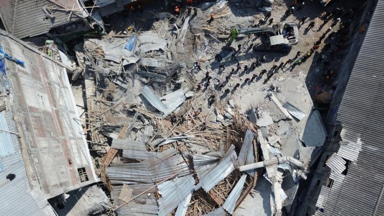 Diduga 49 Santri Terjebak di Reruntuhan Pesantren Sidoarjo