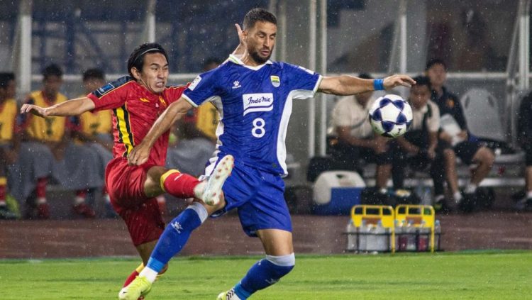 Kartu Merah Luciano, Persib Menang 1-0