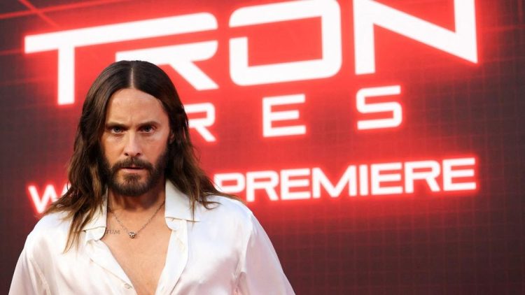 Pose Jared Leto dan Pasukan Tron Ares Sebelum Tayang di Bioskop
