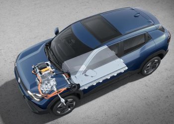 Tips Agar Baterai Mobil Listrik Tetap Awet