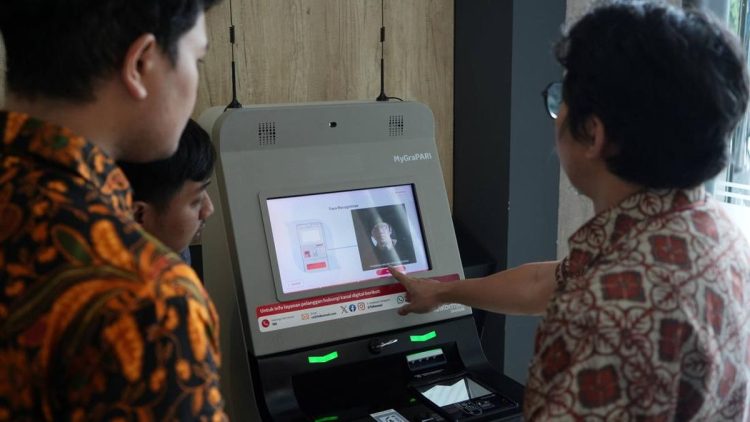 Uji Coba Registrasi Biometrik Kartu SIM oleh Telkomsel dan Komdigi Berlanjut