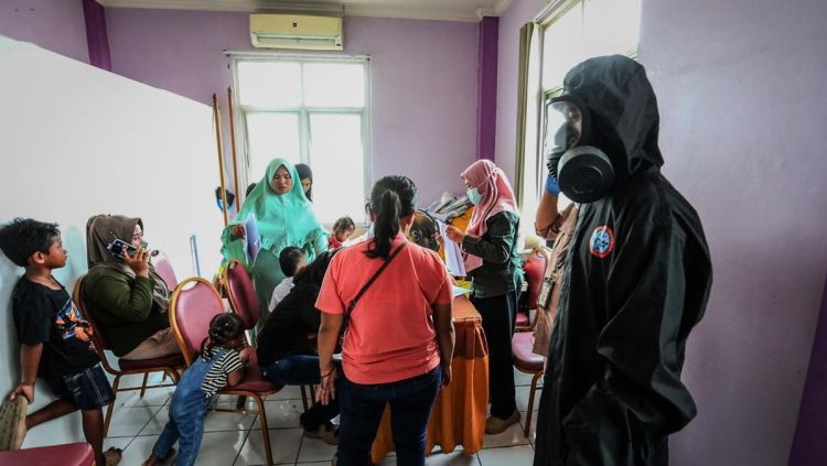 Relokasi dan Pemeriksaan Kesehatan Warga Cikande Akibat Radiasi Cesium