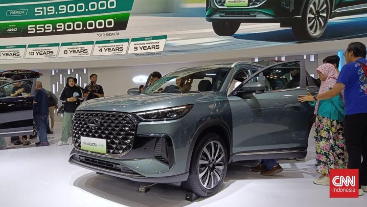 Varian Termurah Tiggo 8 CSH Diperkenalkan di GJAW 2025 dengan Harga Rp440 Juta