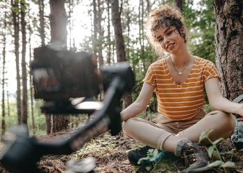 Komdigi Kaji Kewajiban Sertifikasi untuk Influencer di China