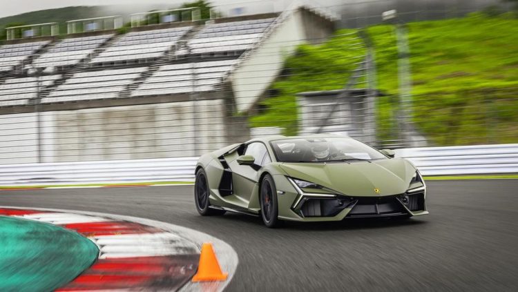 Bocah 9 Tahun Makassar Viral Terima Kado Ultah Mobil Mewah Senilai Rp23 Miliar