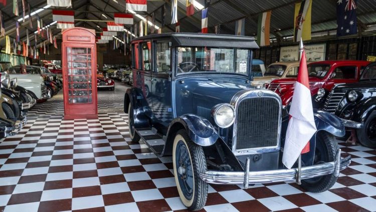 Ratusan Mobil Antik Terawat di Museum Kebon Vintage Car