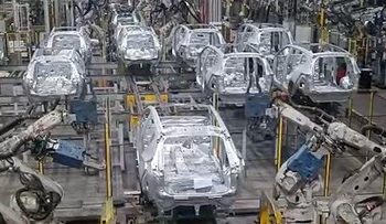 Pabrik Pencetak Mobil Listrik di Vietnam