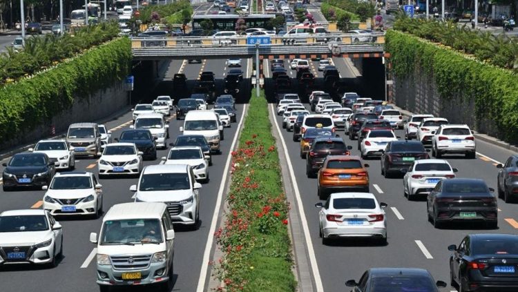 China Memperbolehkan Penggunaan Mobil Otonom Level 3 di Jalan Umum