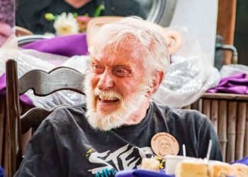 Tips Umur Panjang hingga 100 Tahun dari Aktor Hollywood Dick Van Dyke