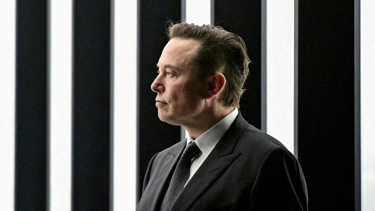 Pertarungan Elon Musk dan Jeff Bezos Membangun Pusat Data di Luar Angkasa